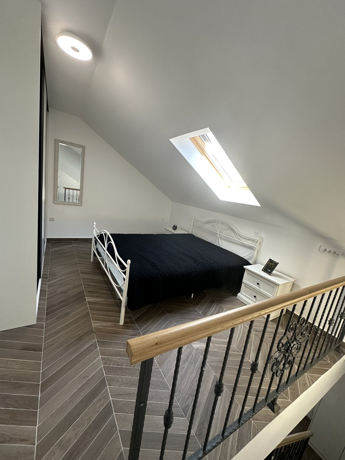 Prodajem nov uknjizen stan na Novoj Detelinari 4