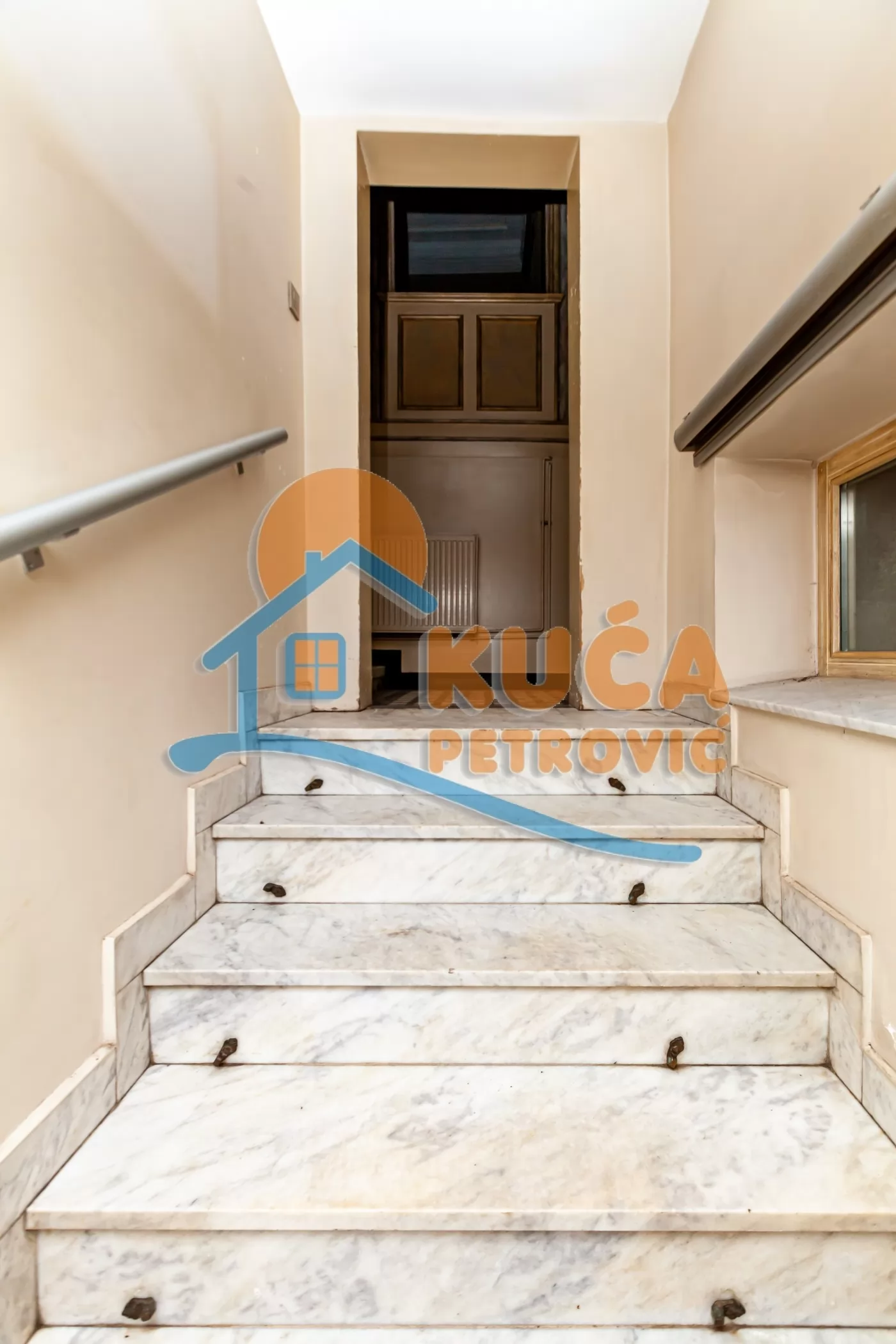 četvorosoban stan, 231 m2, Centar, Cara Dušana ID: p-015155 17