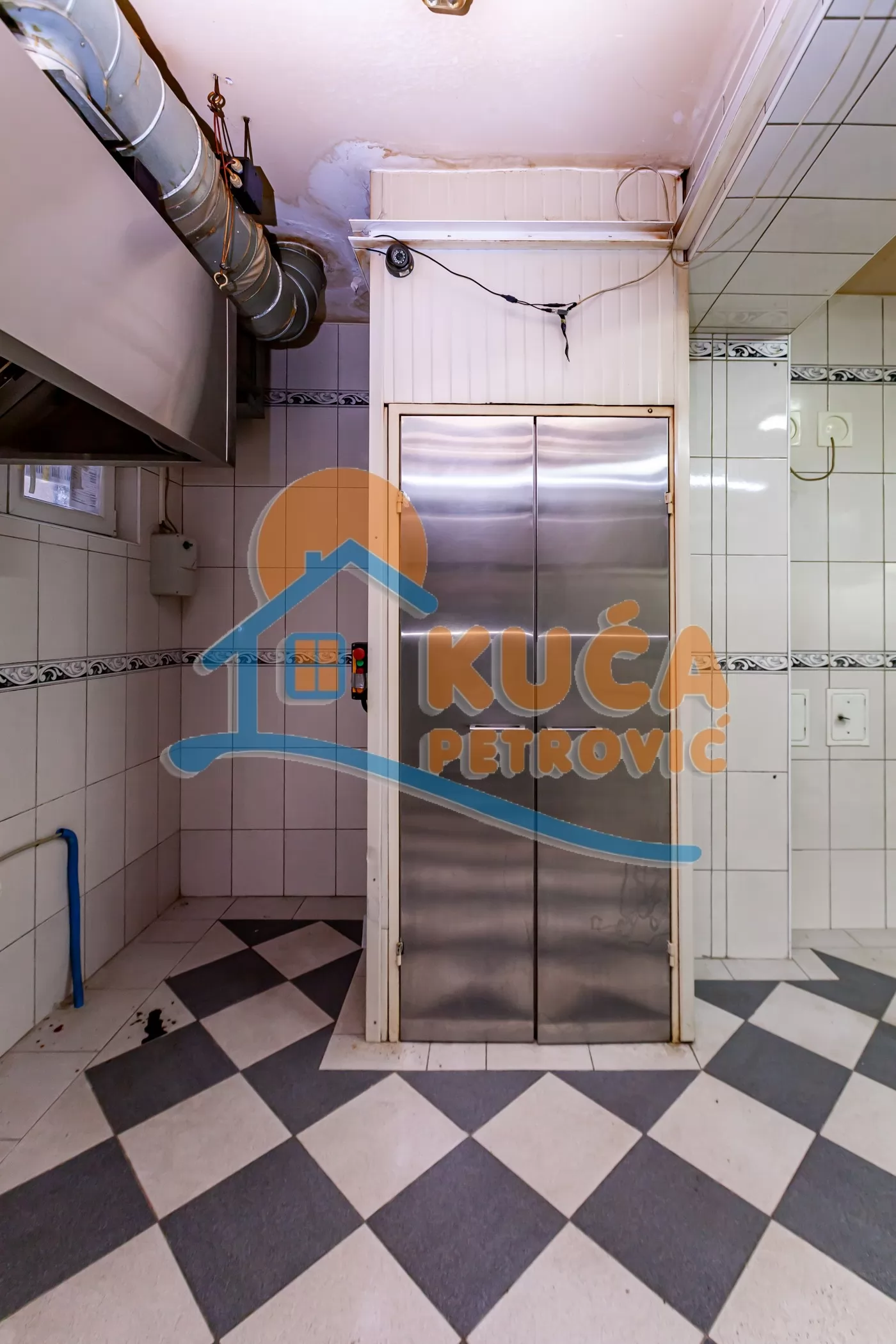 četvorosoban stan, 231 m2, Centar, Cara Dušana ID: p-015155 20