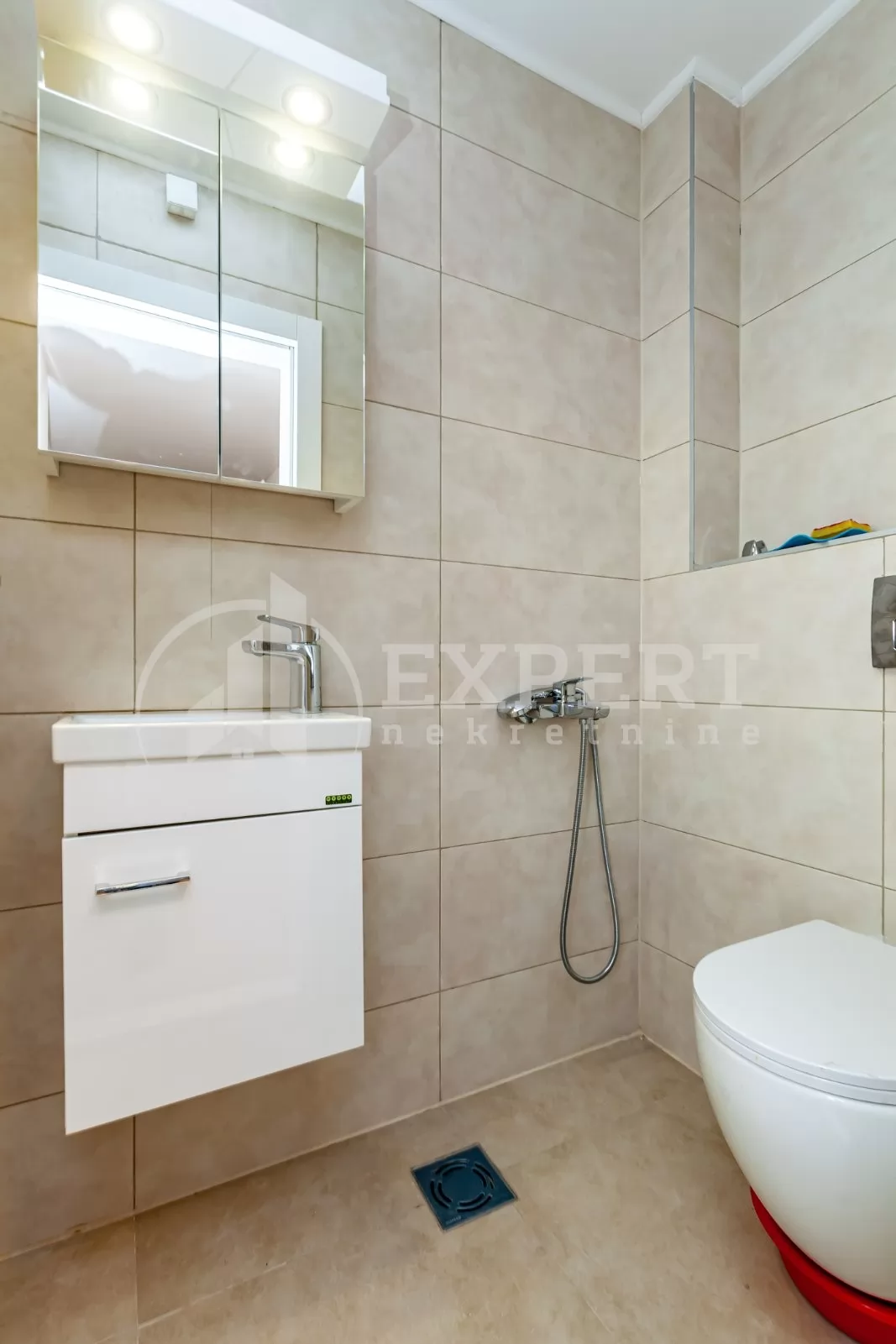 četvorosoban stan, 83 m2, Čair, Vojvode Mišića ID: p-015164 11