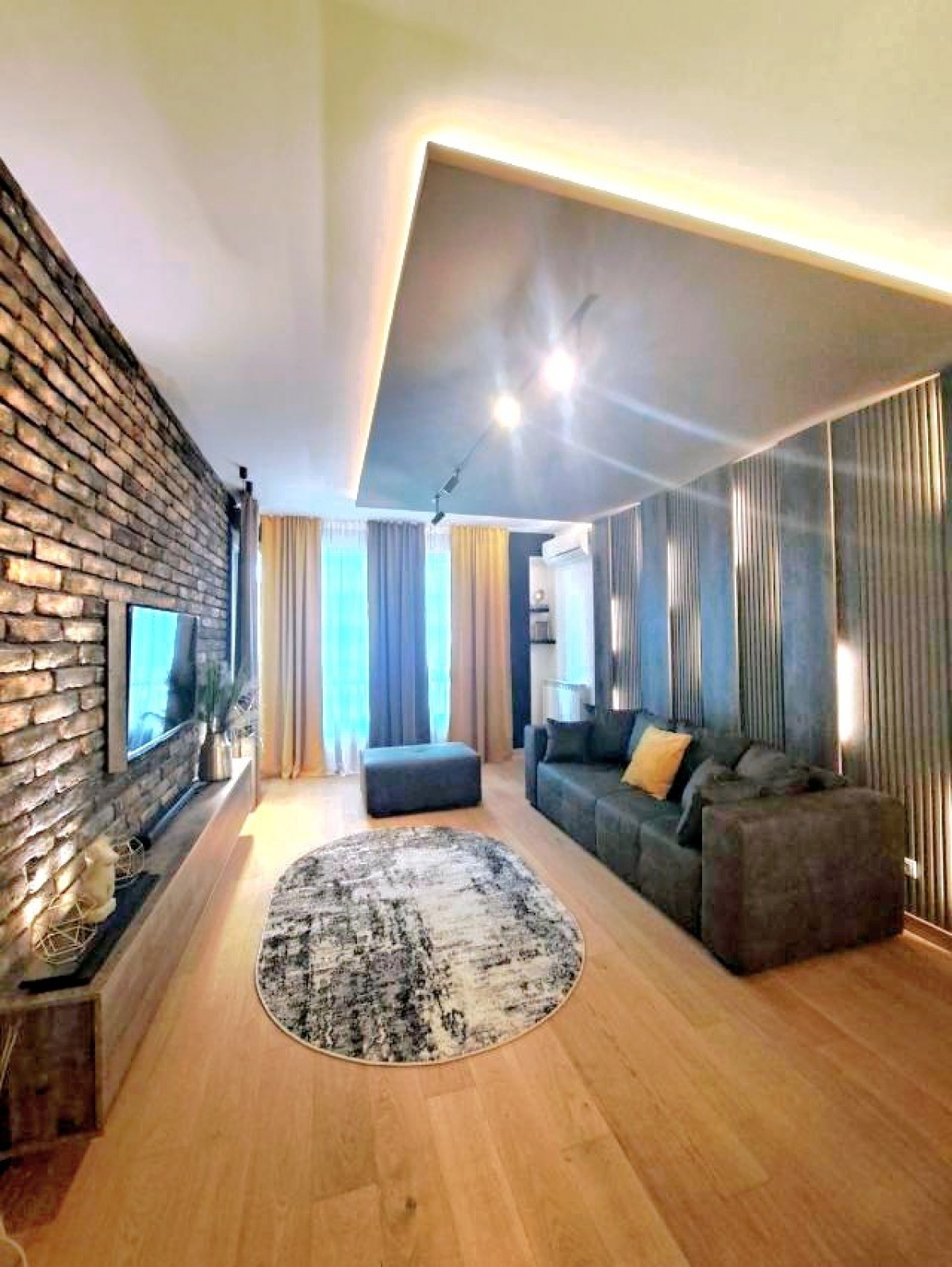 Izdavanje Zepterra Dvosoban lux stan  novogradnja  garaza 1