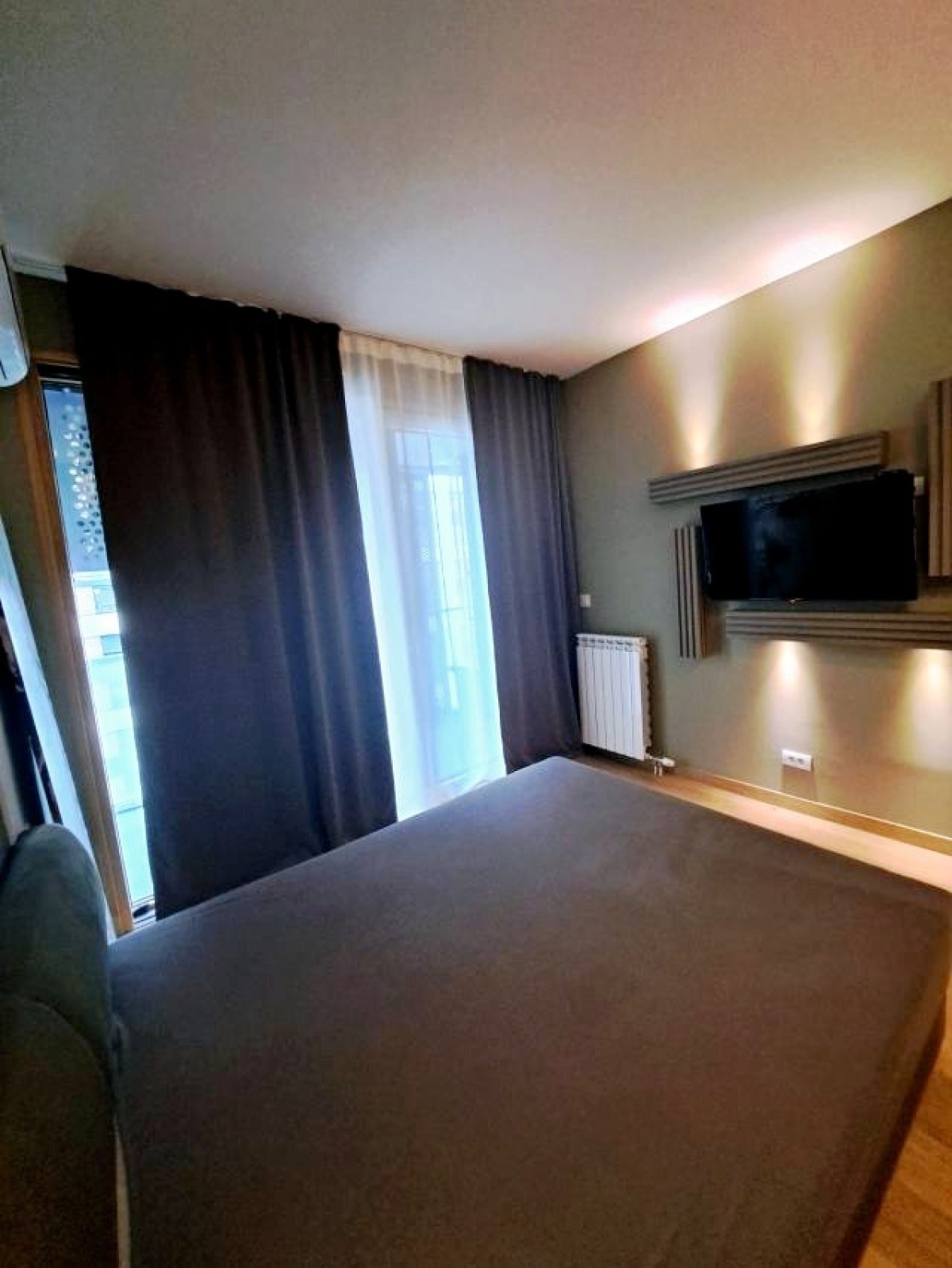 Izdavanje Zepterra Dvosoban lux stan  novogradnja  garaza 8