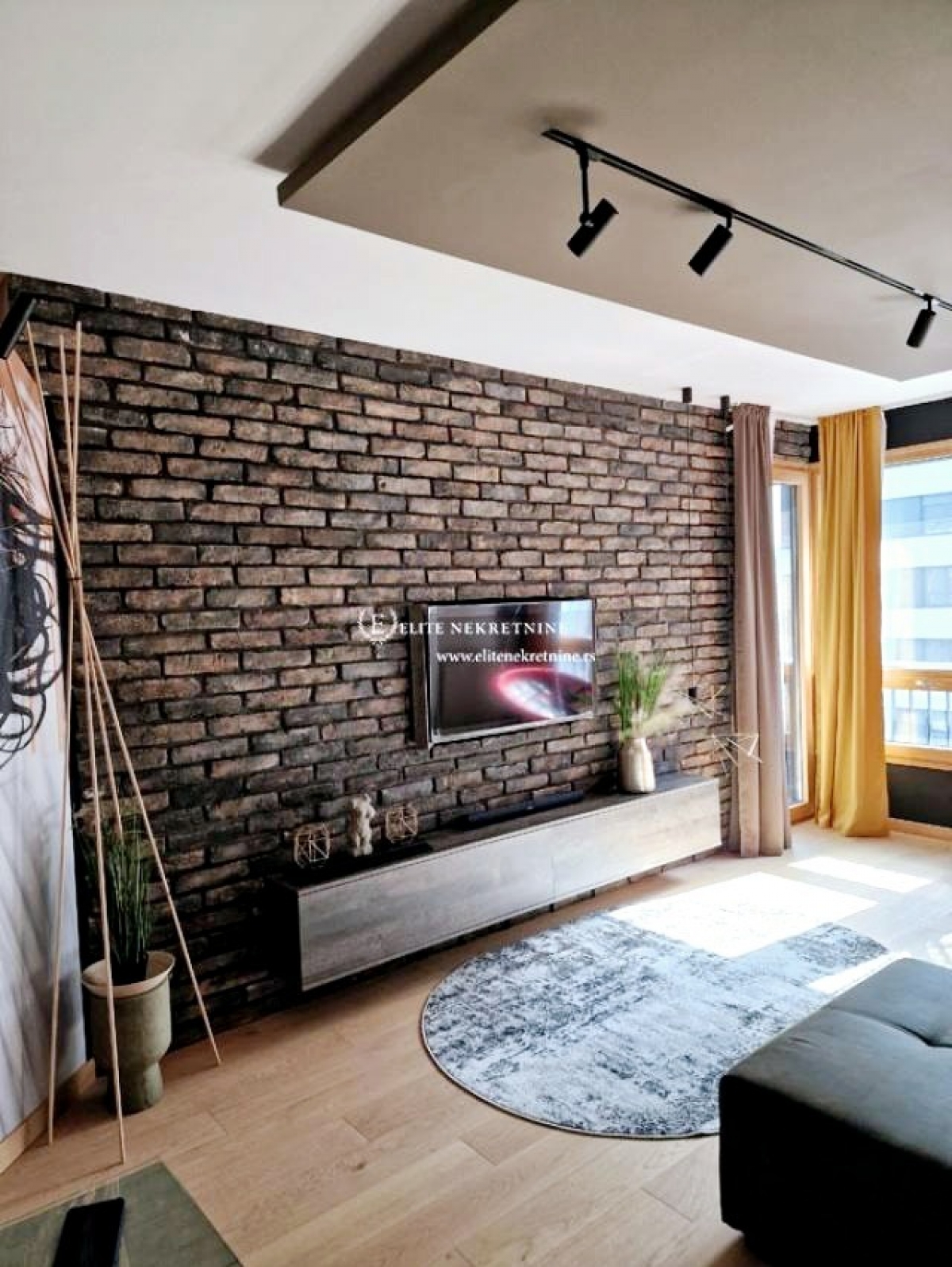 Izdavanje Zepterra Dvosoban lux stan  novogradnja  garaza 9