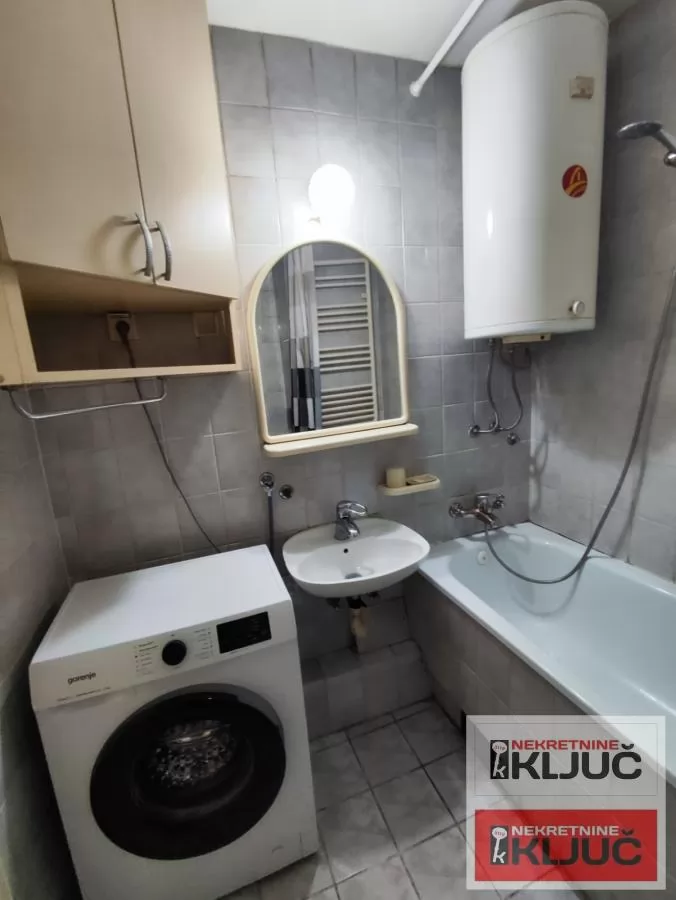 BUL.K.PETRA-DVOSOBAN USELJIV STAN 12