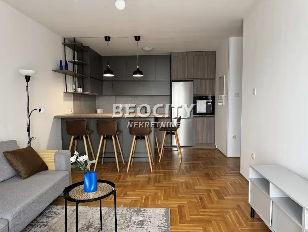 četvorosoban stan, 79 m2, Somborski bulevar, Bulevar Patrijarha Pavla ID: 124937 3