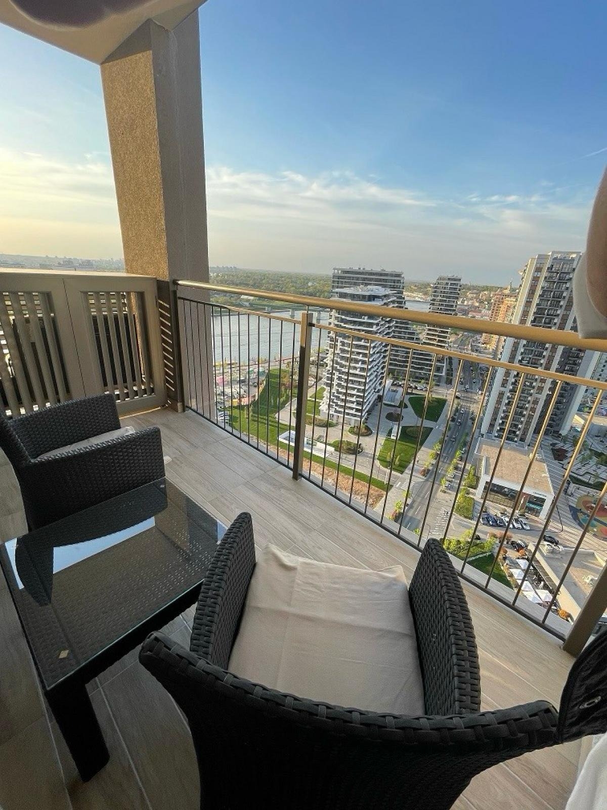 Beograd na vodi Trosoban lux stan  garaza 4