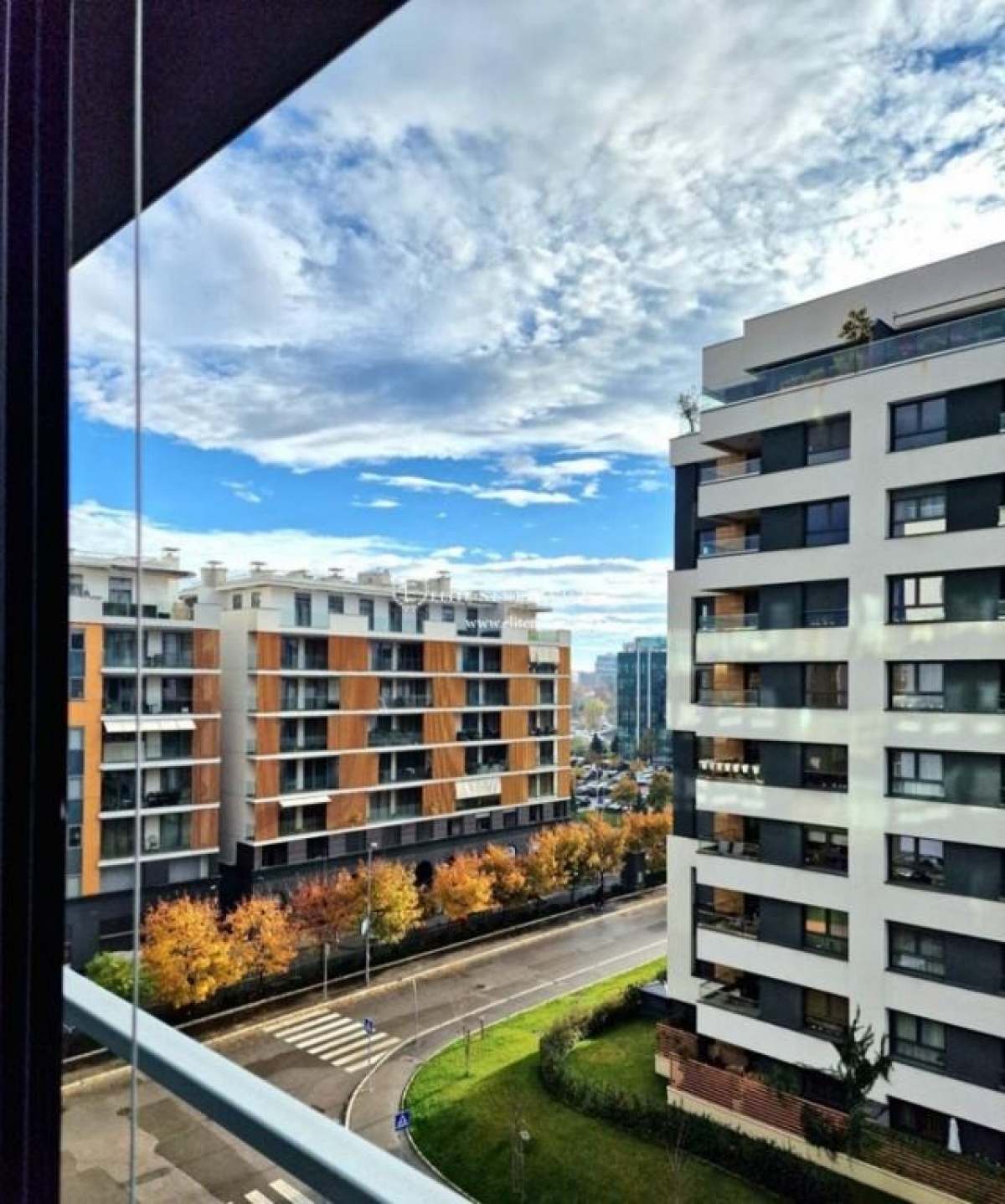 Izdavanje Zepterra Dvosoban lux stan  novogradnja  garaza 10