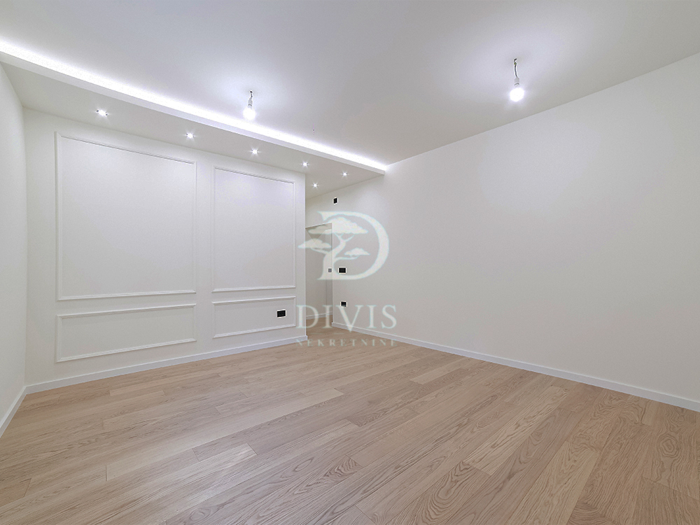 Renoviran 3 0 stan kod Skadarlije  70m2  parking 2