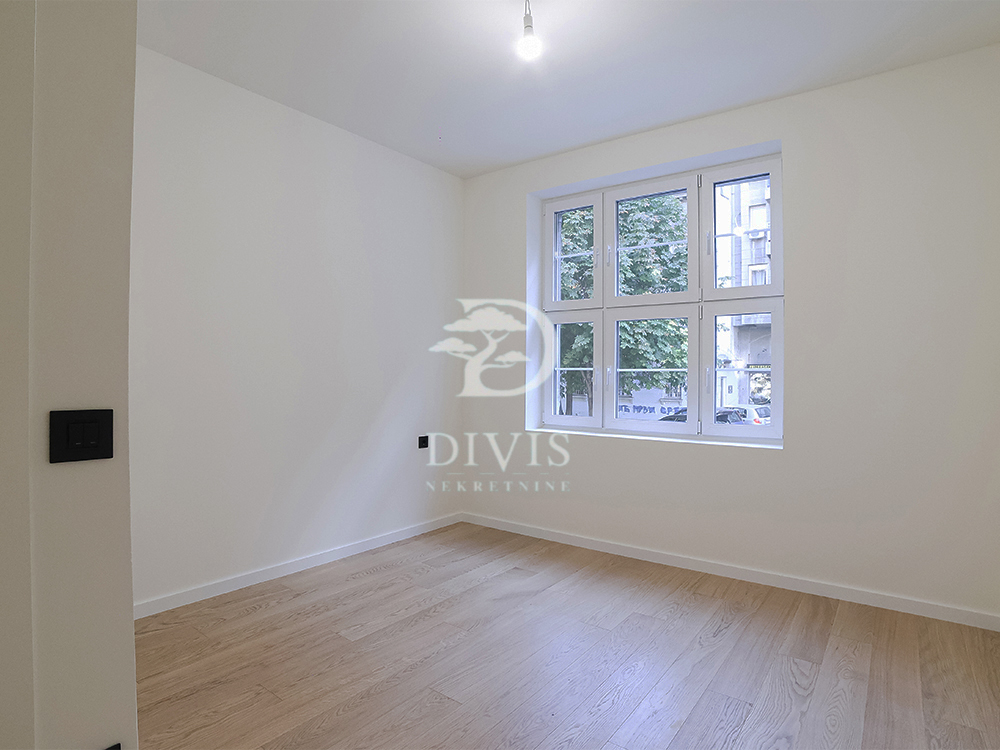 Renoviran 3 0 stan kod Skadarlije  70m2  parking 3