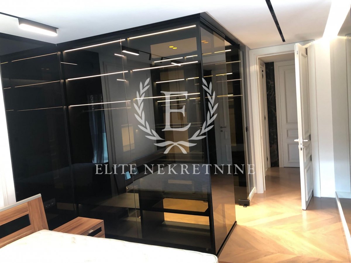 Cetvorosoban lux stan  garaza  novogradnja 2