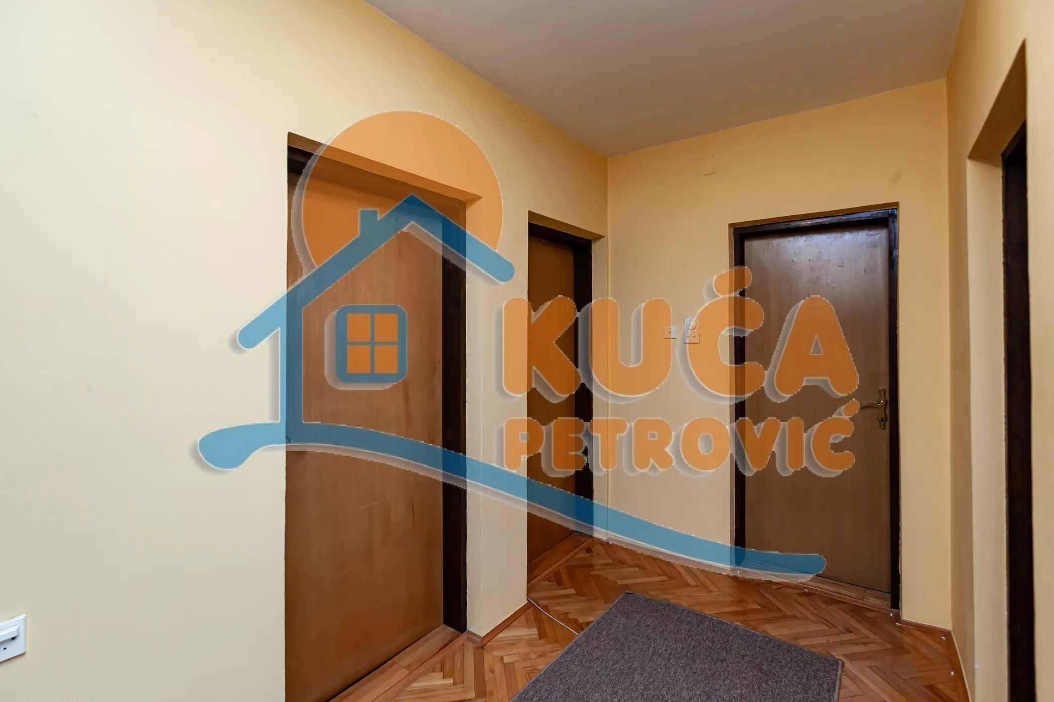 četvorosobna kuća, 300 m2, Crveni krst, Palmotićeva ID: p-015181 11