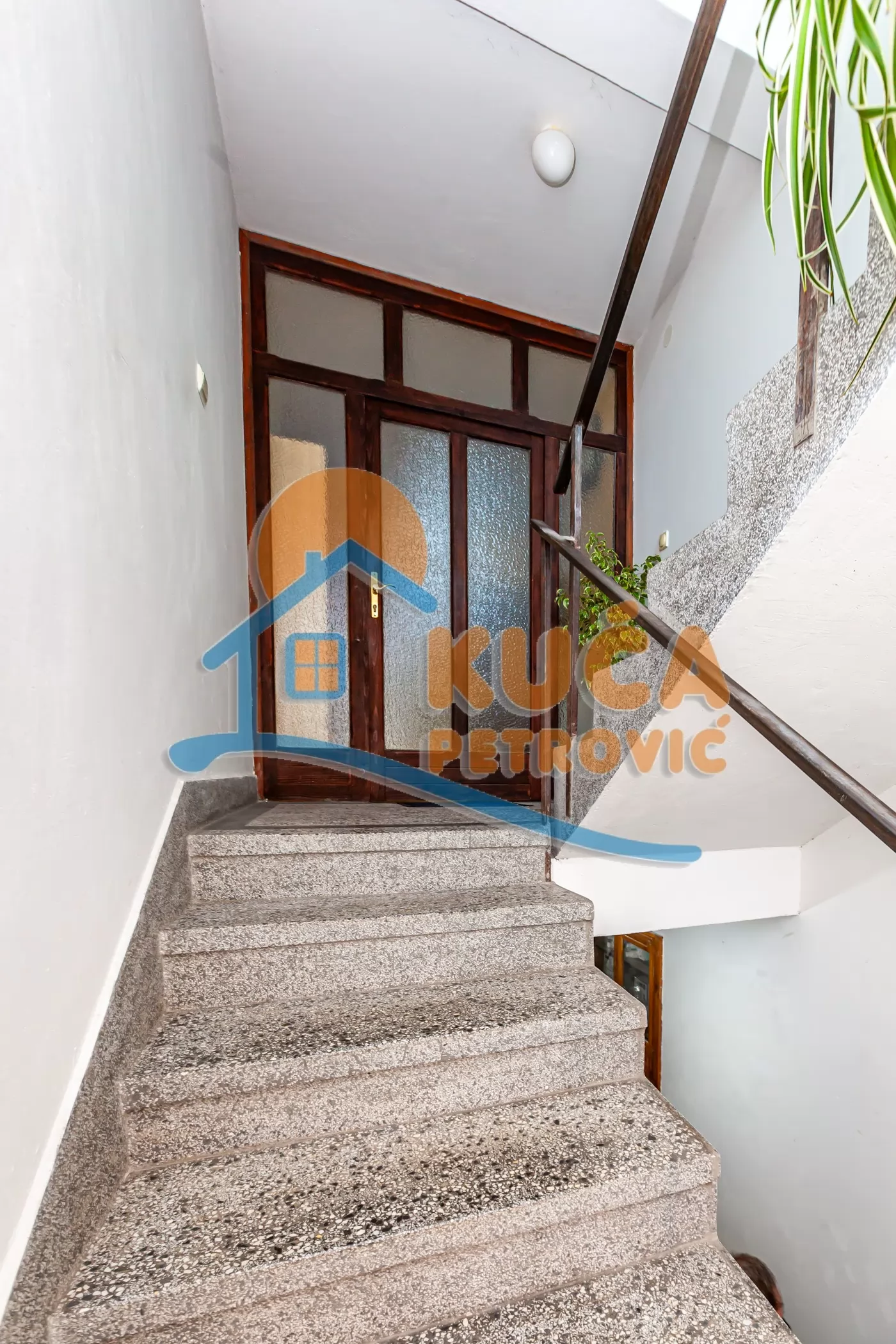 četvorosobna kuća, 300 m2, Crveni krst, Palmotićeva ID: p-015181 12