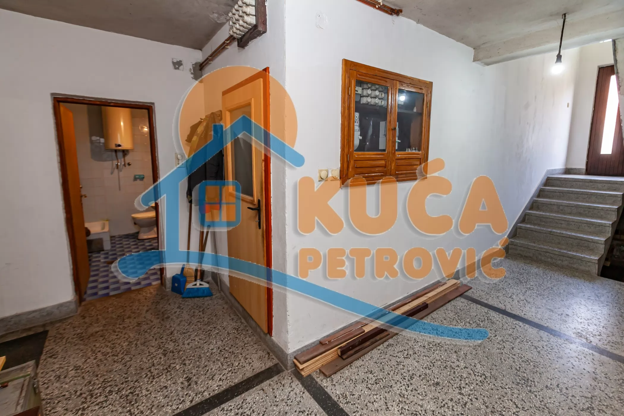 četvorosobna kuća, 300 m2, Crveni krst, Palmotićeva ID: p-015181 16