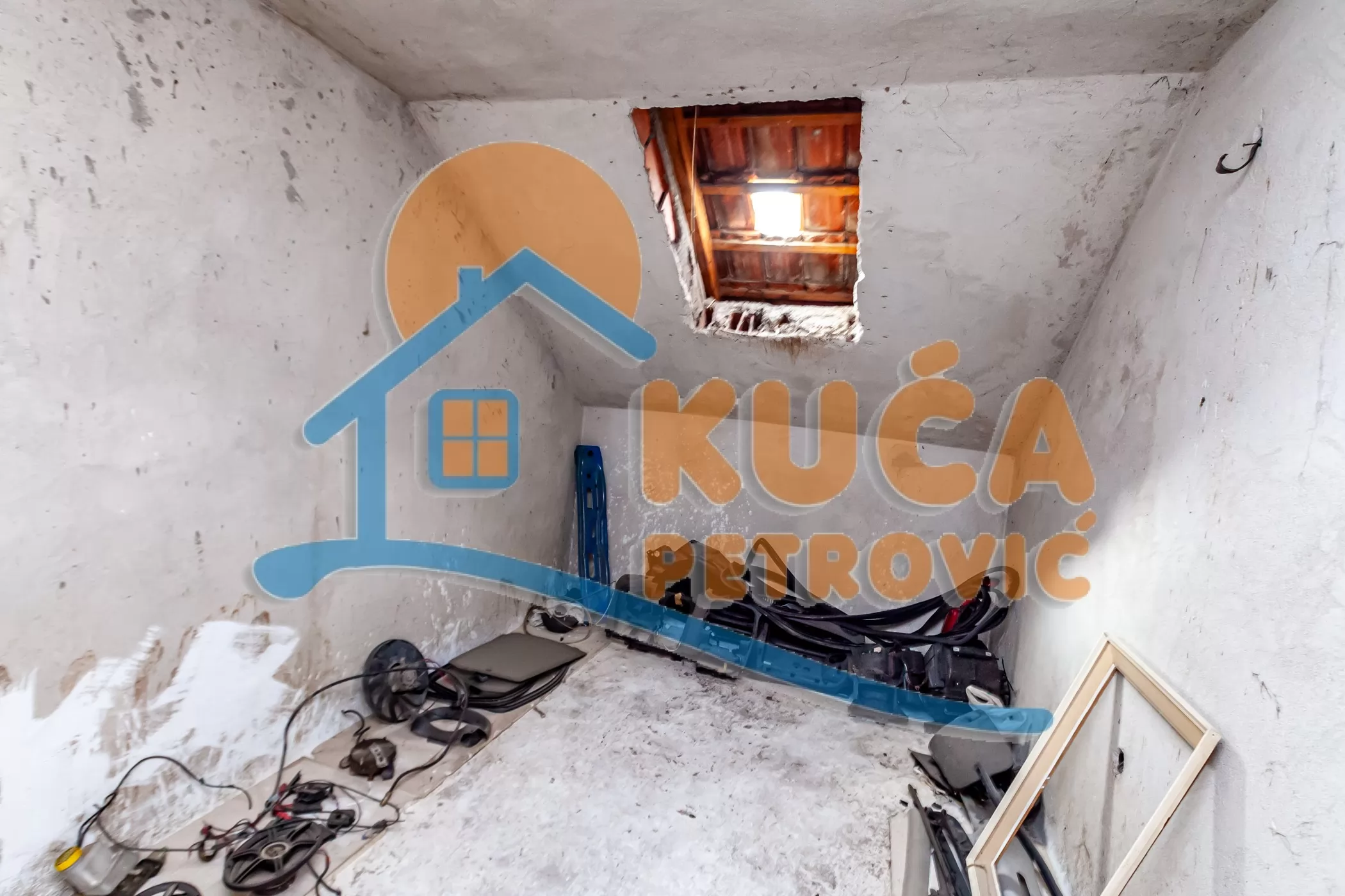 četvorosobna kuća, 300 m2, Crveni krst, Palmotićeva ID: p-015181 22