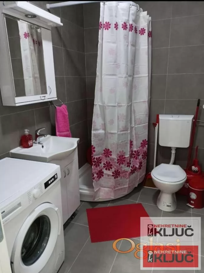 Odlican moderno opremljen stan na Adicama 5