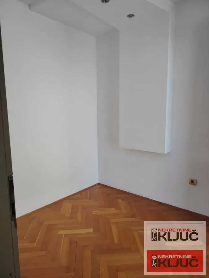 BULEVAR, 46m2, Dvosoban kod Futoške pijace 4