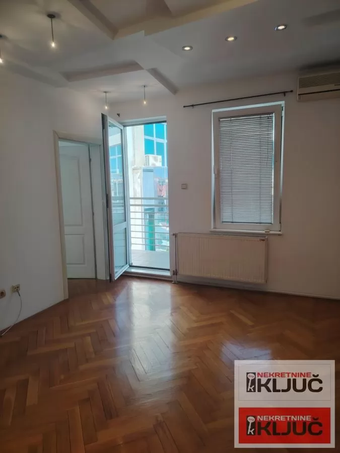 BULEVAR, 46m2, Dvosoban kod Futoške pijace 9