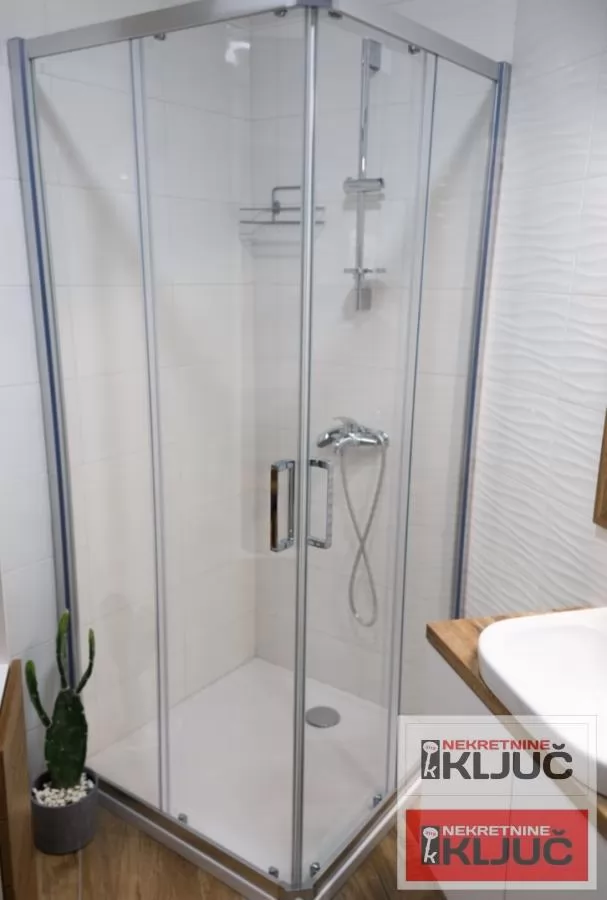 PODBARA IZDAJE SE JEDNOIPOSOBAN MODERNO OPREMLJEN STAN 4