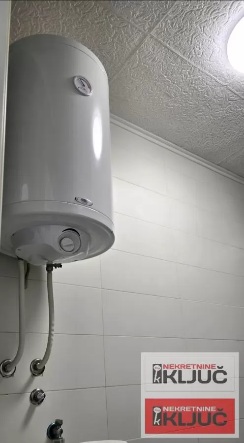 SAJMIŠTE IZDAJE SE MODERNO OPREMLJENA GARSONJERA 12