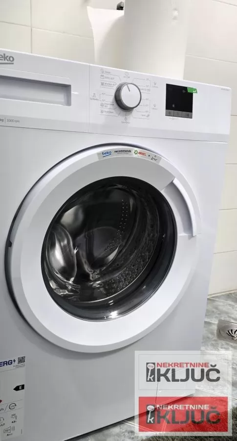 SAJMIŠTE IZDAJE SE MODERNO OPREMLJENA GARSONJERA 13