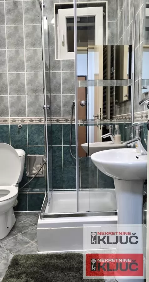 SAJMIŠTE IZDAJE SE MODERNO OPREMLJENA GARSONJERA 15