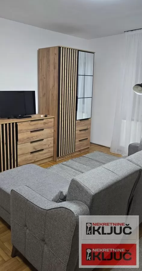 SAJMIŠTE IZDAJE SE MODERNO OPREMLJENA GARSONJERA 6