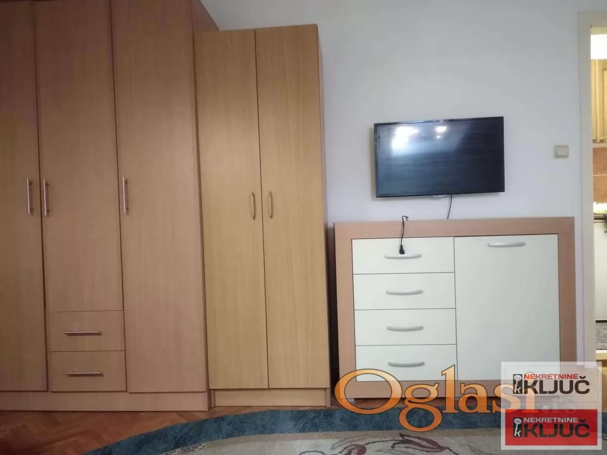 SOCIJALNO -nameštena garsonjera od 15.novembra 4