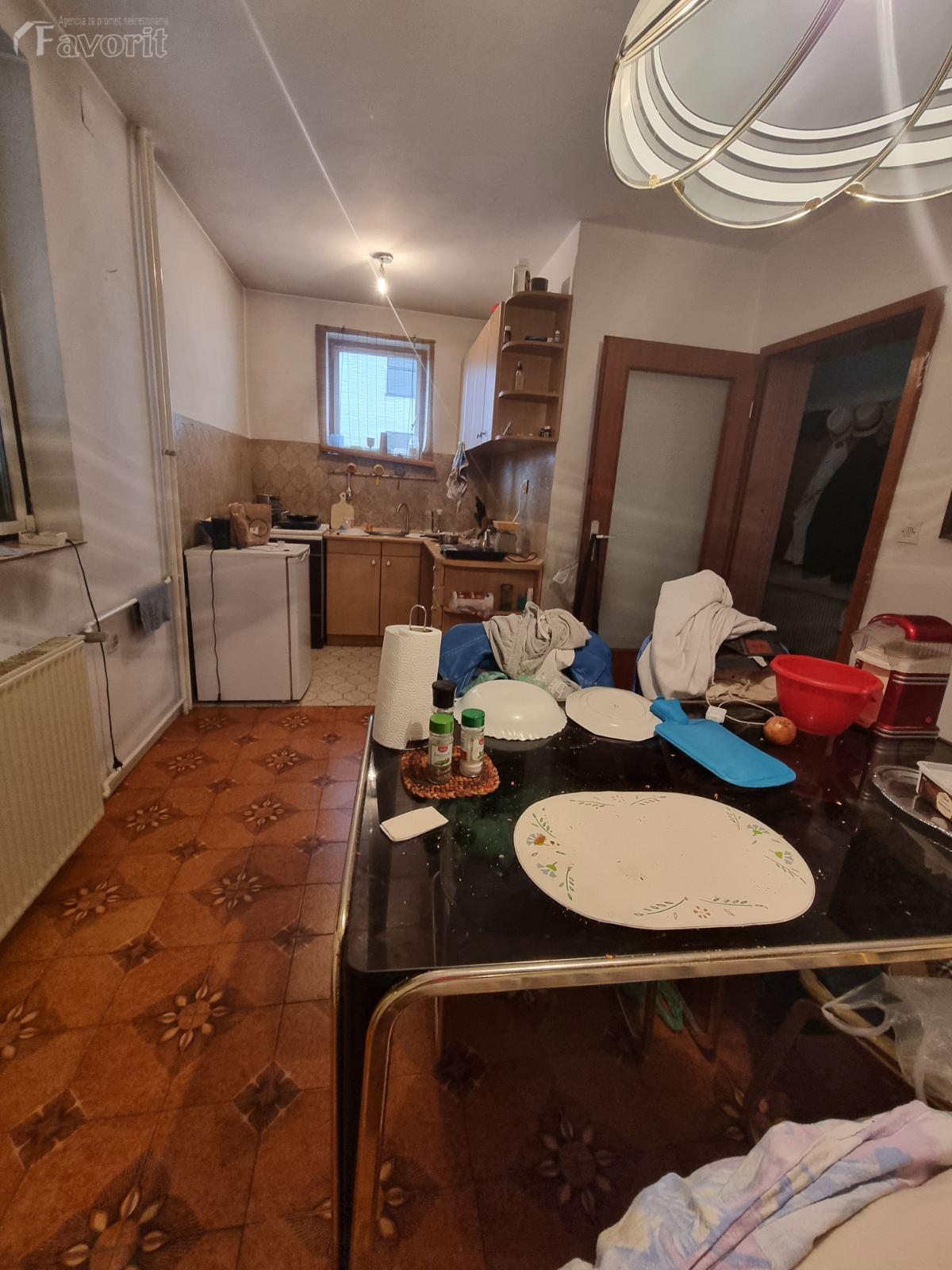 AUTOKOMANDA, BOZE JANKOVICA, 100m2 2