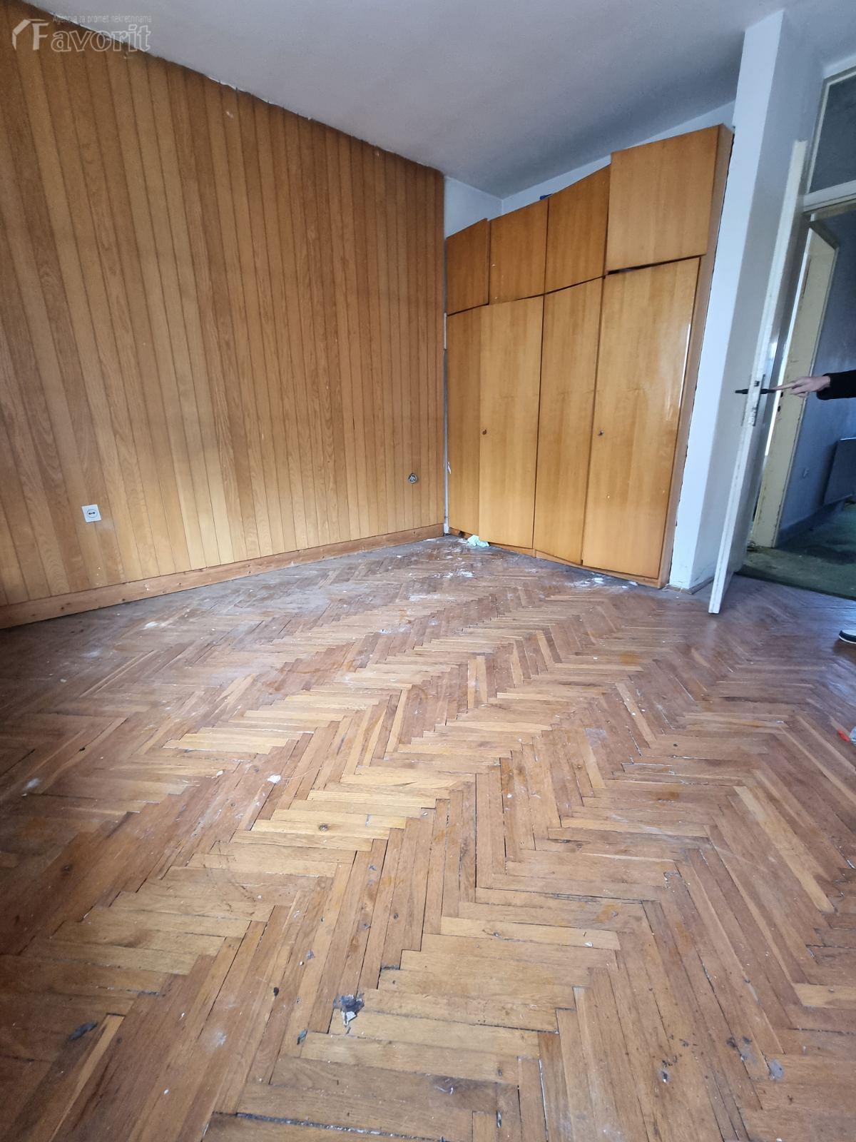 AUTOKOMANDA, BOZE JANKOVICA, 100m2 2