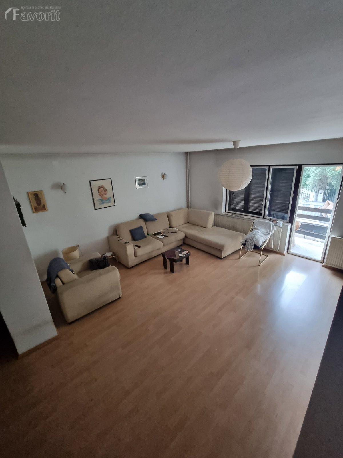 AUTOKOMANDA, BOZE JANKOVICA, 100m2 1