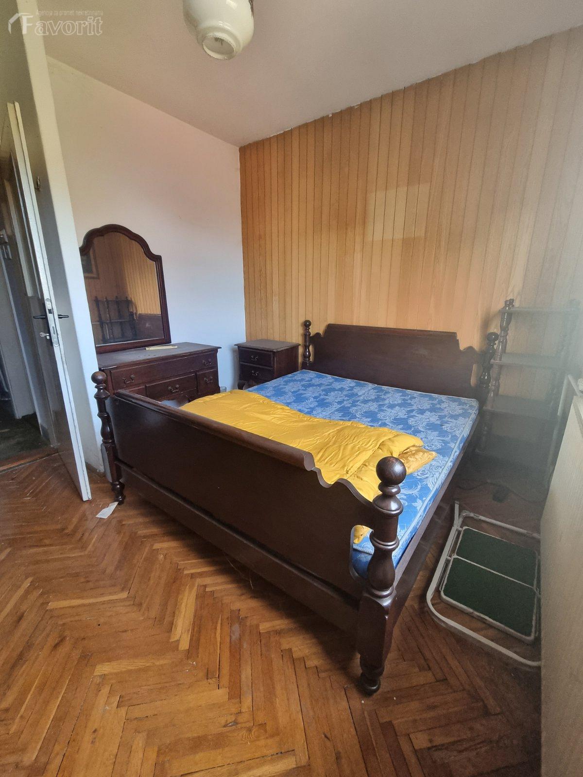 AUTOKOMANDA, BOZE JANKOVICA, 100m2 1