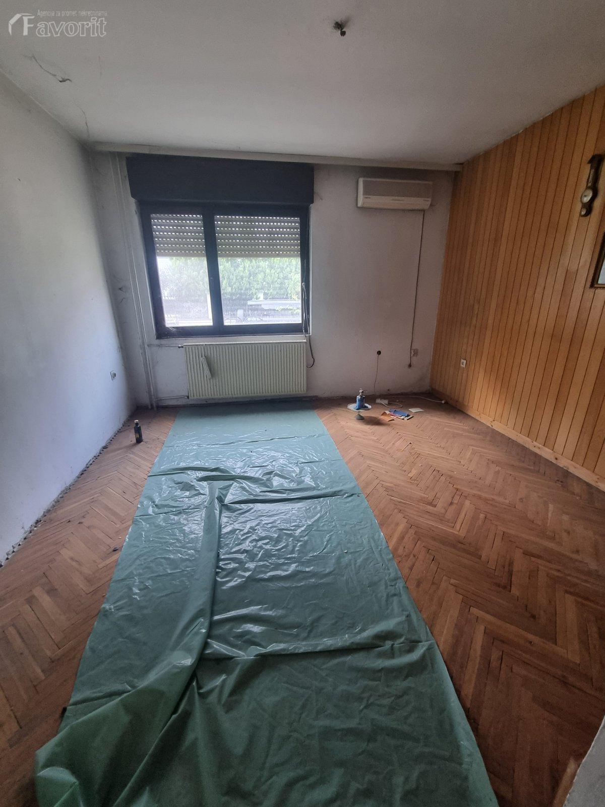 AUTOKOMANDA, BOZE JANKOVICA, 100m2 3