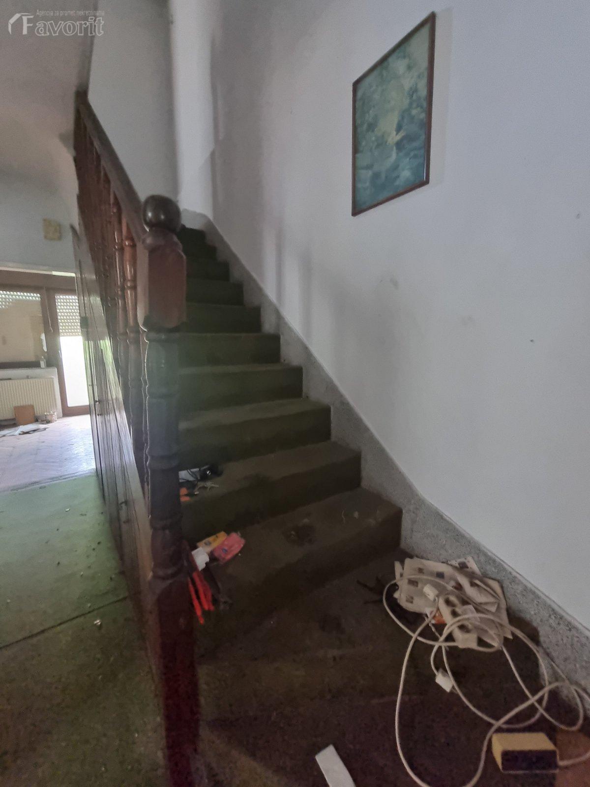 AUTOKOMANDA, BOZE JANKOVICA, 100m2 4