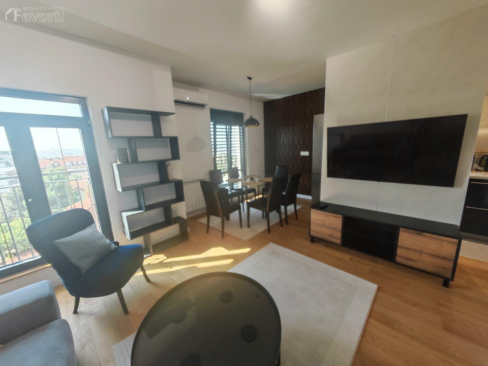 CRVENI KRST, CARA NIKOLAJA II, 70m2 3