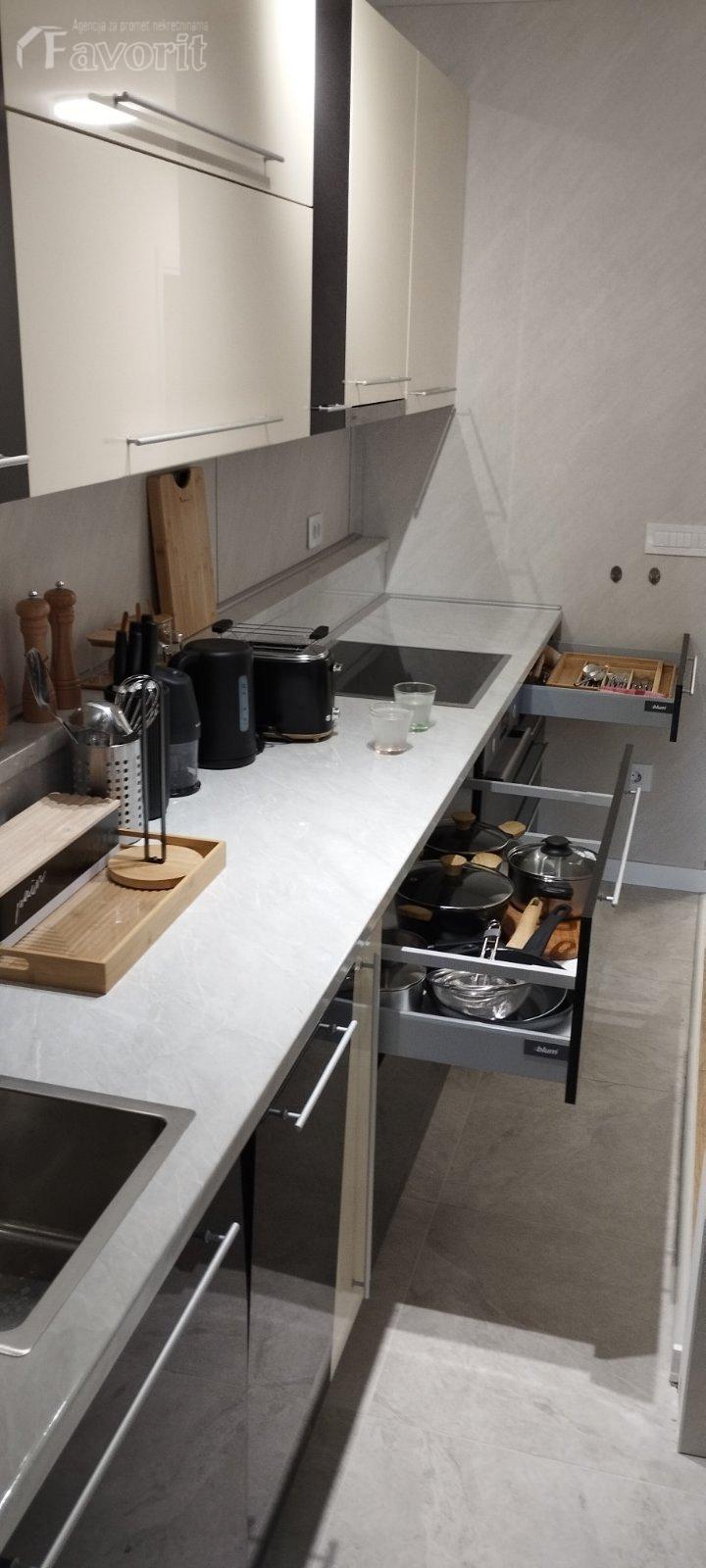 CRVENI KRST, CARA NIKOLAJA II, 70m2 4