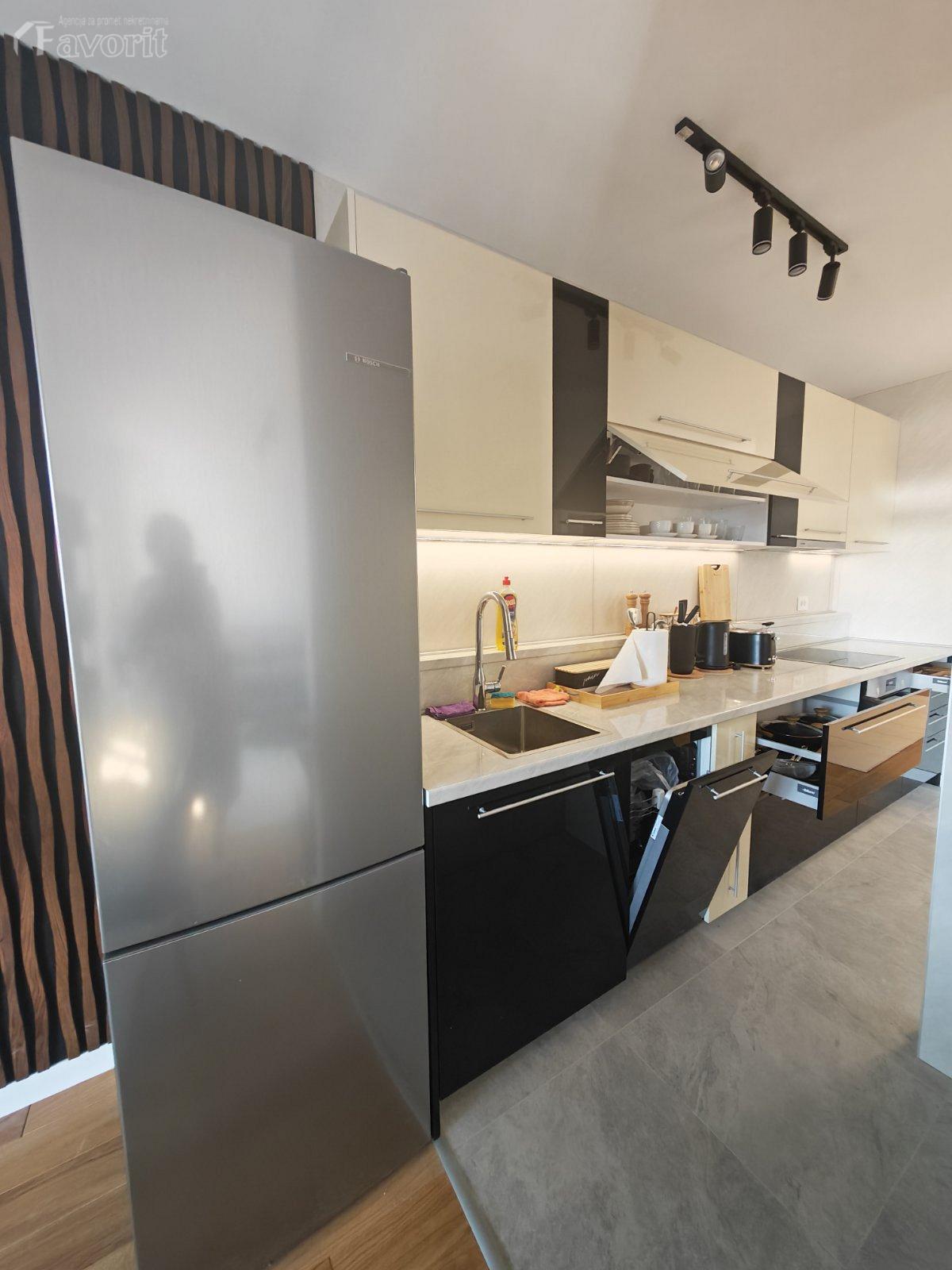 CRVENI KRST, CARA NIKOLAJA II, 70m2 5