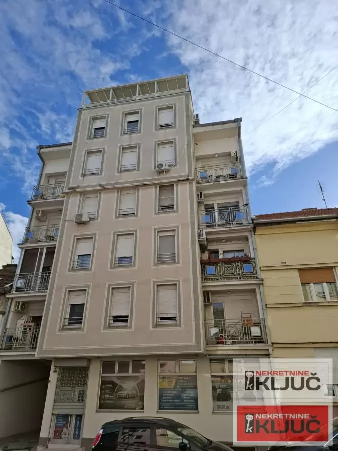 Dobra garsonjera u strogom centru grada 1