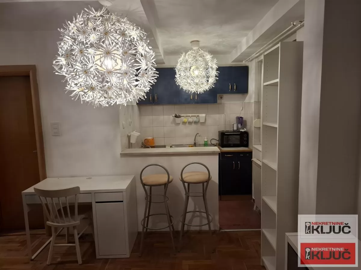 Dobra garsonjera u strogom centru grada 3