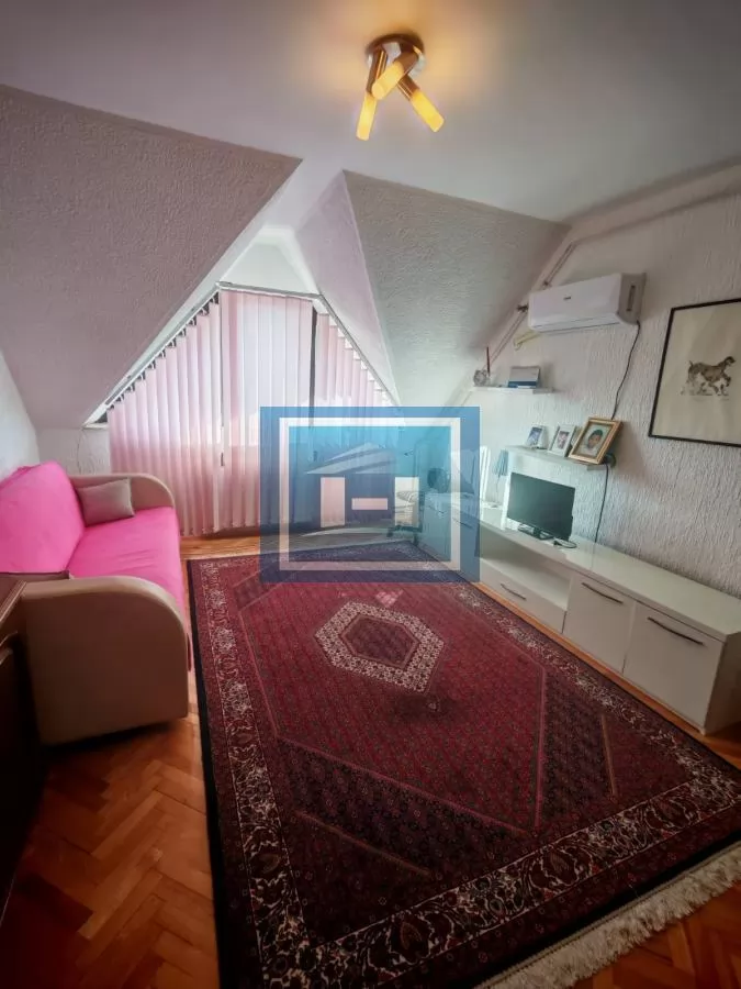 Dvosoban stan na odličnoj lokaciji 9