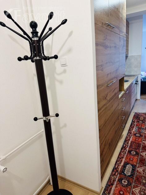 STARI MERKATOR, KLARE CETKIN, 40m2 2