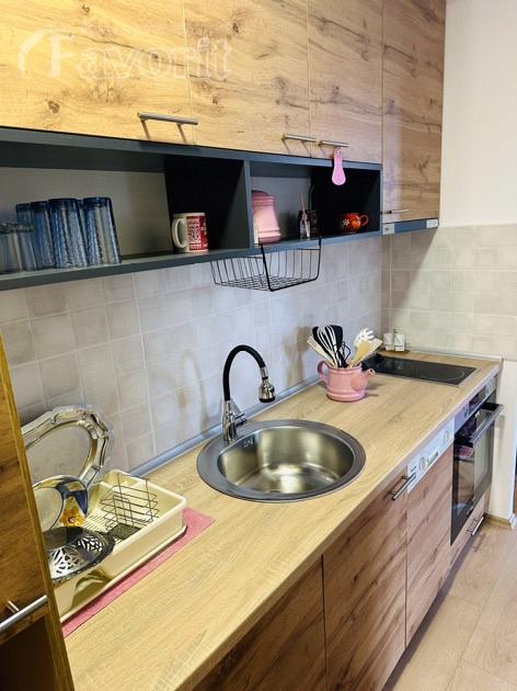 STARI MERKATOR, KLARE CETKIN, 40m2 3