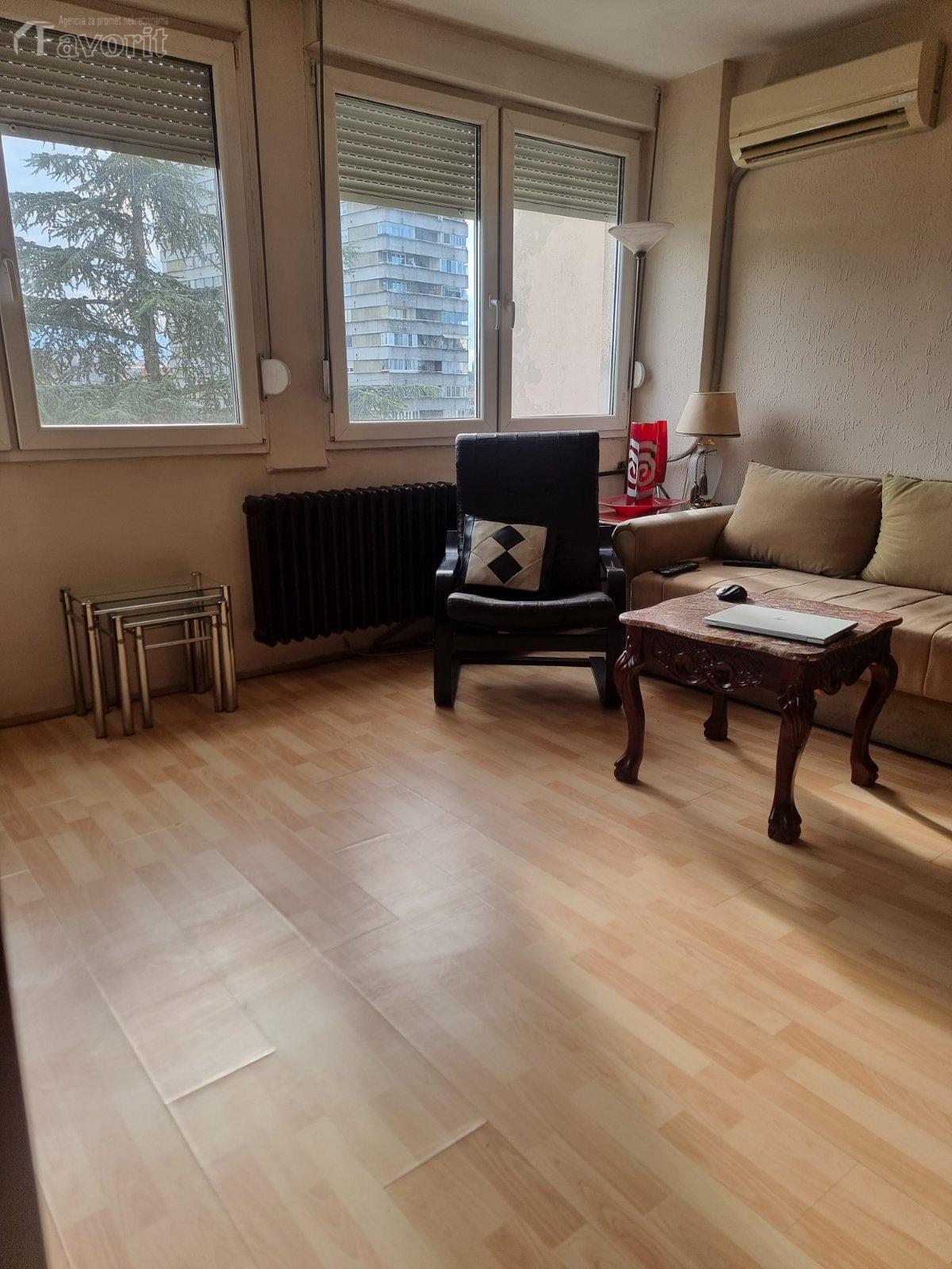 SUMICE, USTANICKA, 47m2 2