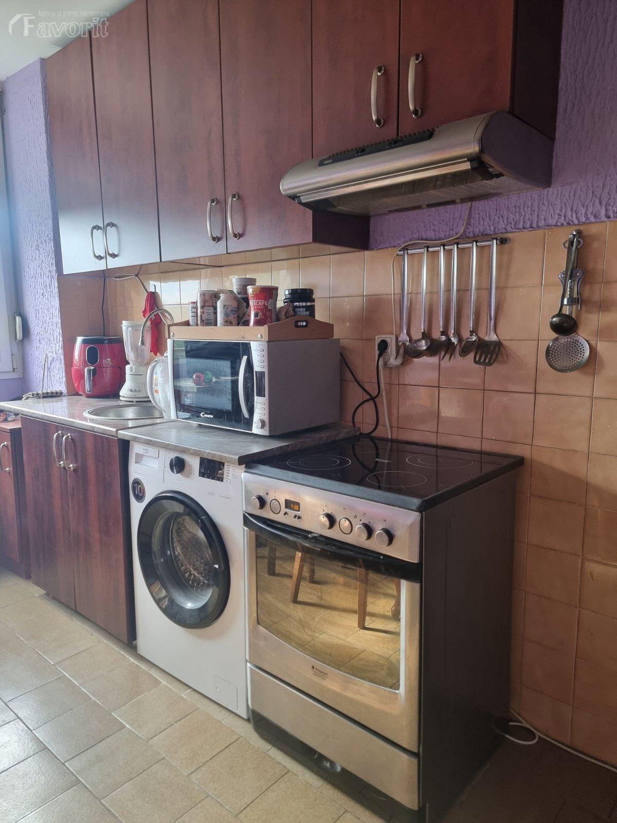 SUMICE, USTANICKA, 47m2 5