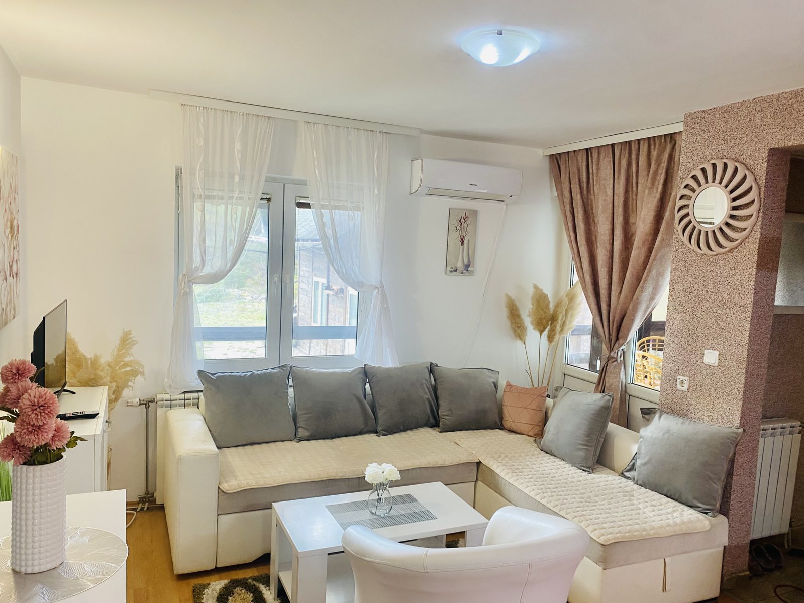 Prodajem apartman na Divcibarama 2