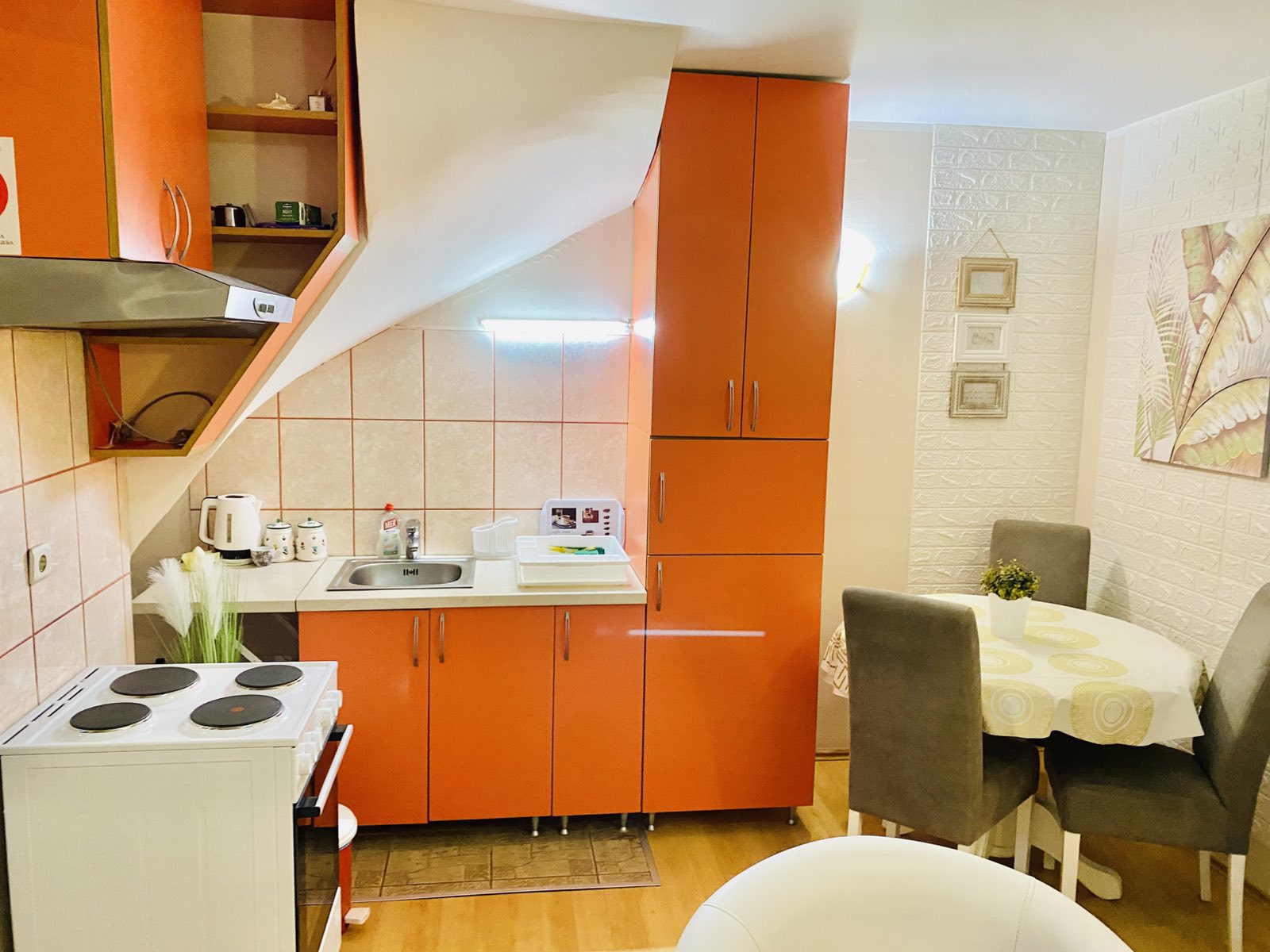 Prodajem apartman na Divcibarama 4