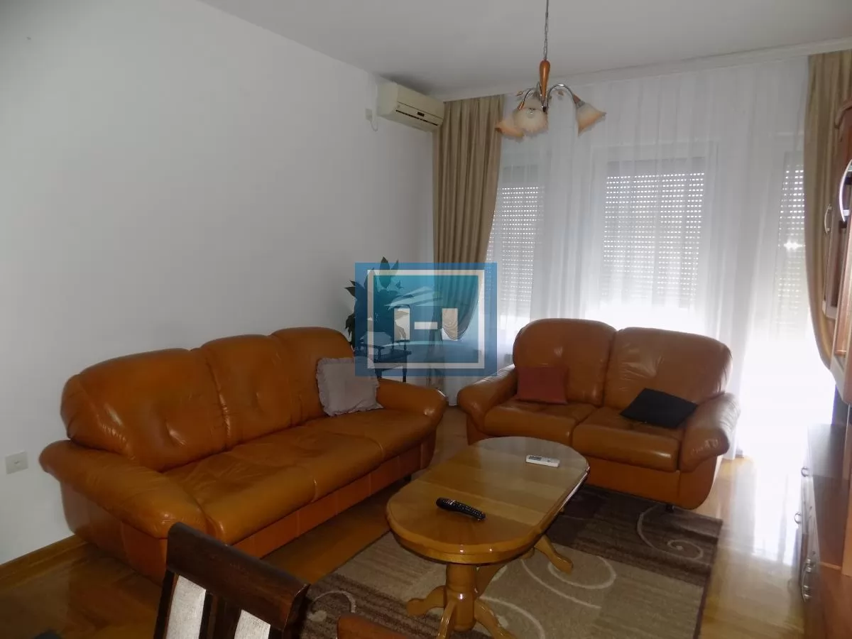 Dvosoban stan u Orbis zgradi 2