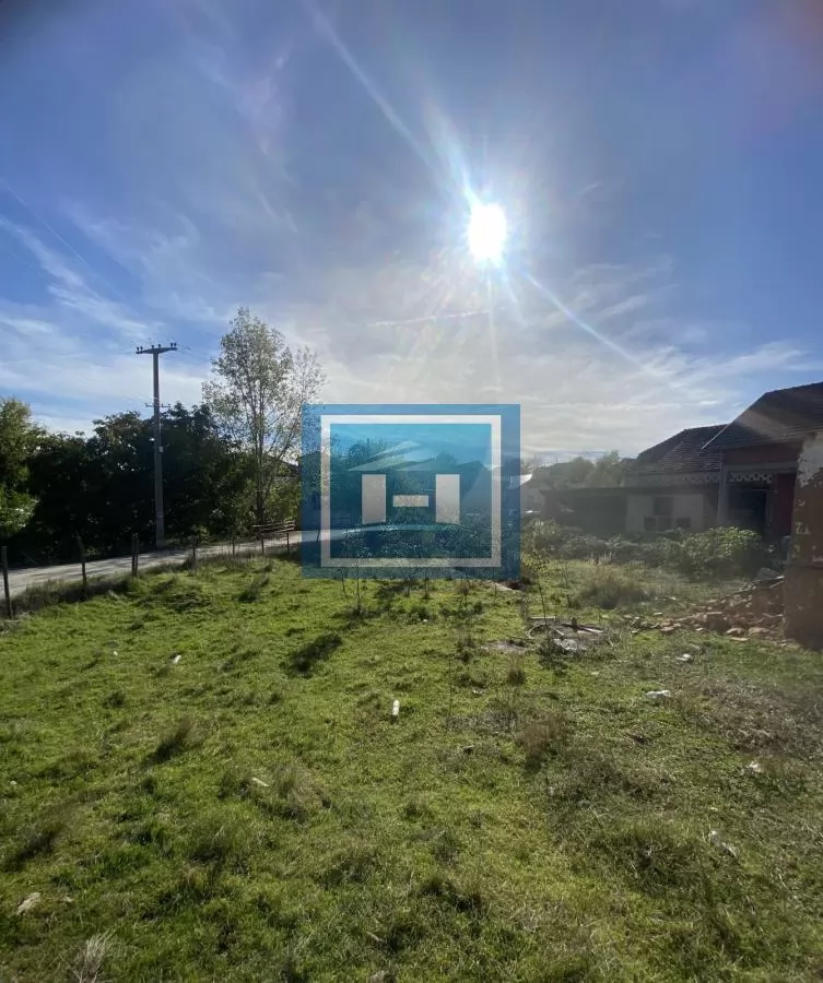 Nezavršena kuća na placu od 7,55a u centru Potočca 1