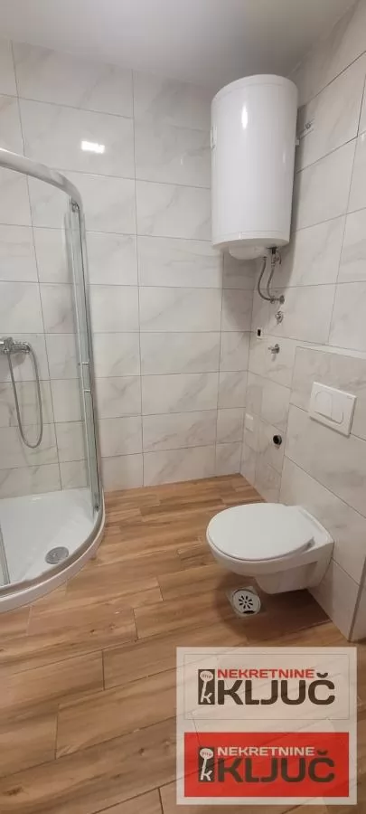 PETROVARADIN, 64m2, Trosoban, Novogradnja 9