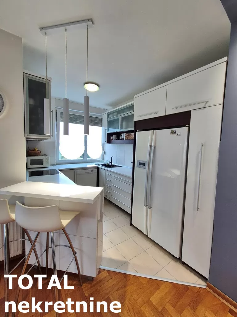 Stan,NOVI SAD,CENTAR,kv: 144.00, € 432000, ID: 1101380 10