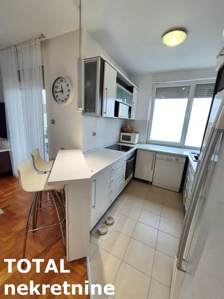 Stan,NOVI SAD,CENTAR,kv: 144.00, € 432000, ID: 1101380 11